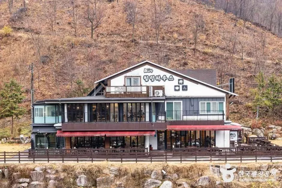 제주 카페 테라스에서 바라본 저녁 바다 경치