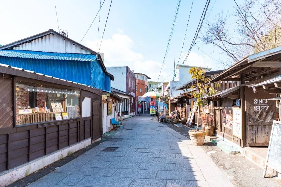 구룡포시장의 신선한 해산물과 활기찬 시장 풍경