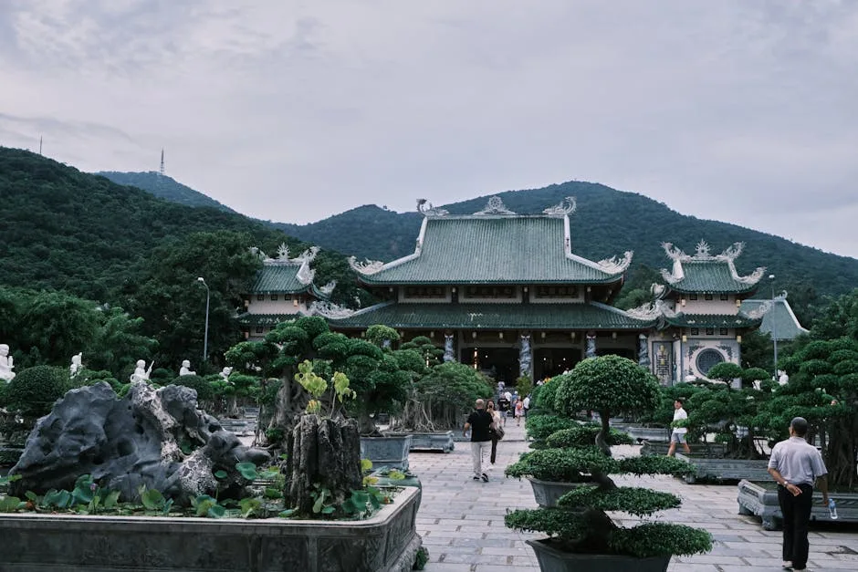 마블 산 린윤 사원에서 본 다낭 해변 전경